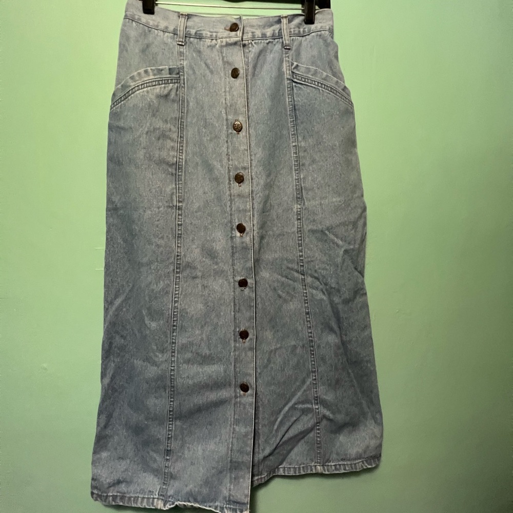 Casual corner & co light, blue denim skirt, size 10
